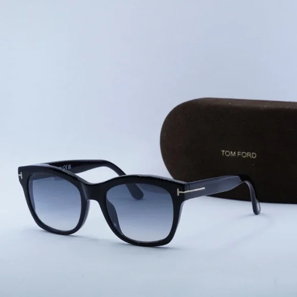 TOM FORD SUNGLASSES FT0614 01C Shiny Black / Gradient Smoke Silver Flash